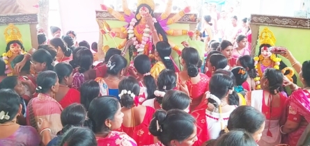 সারিয়াকান্দিতে প্রতিমা বিসর্জনের মধ্যে দিয়ে শেষ হল শারদীয় দুর্গা